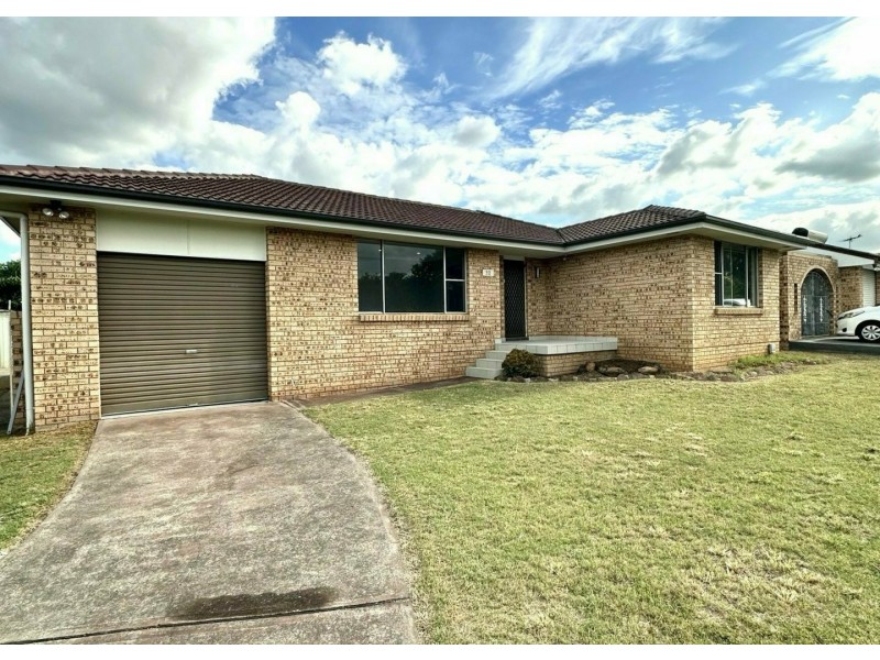 32 Fraser Street, Macquarie Fields NSW 2564