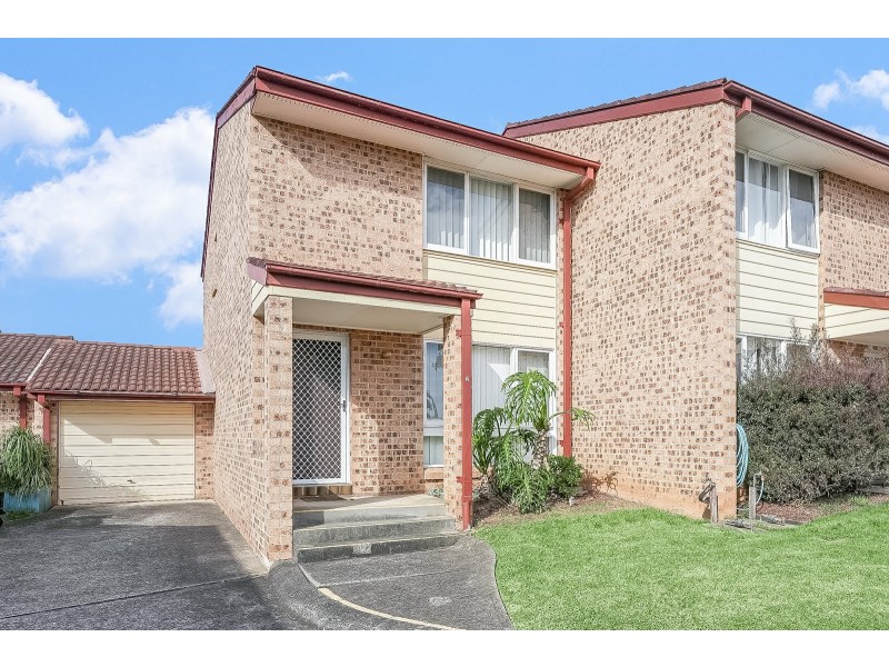2/7 Hanlon Close, Minto NSW 2566