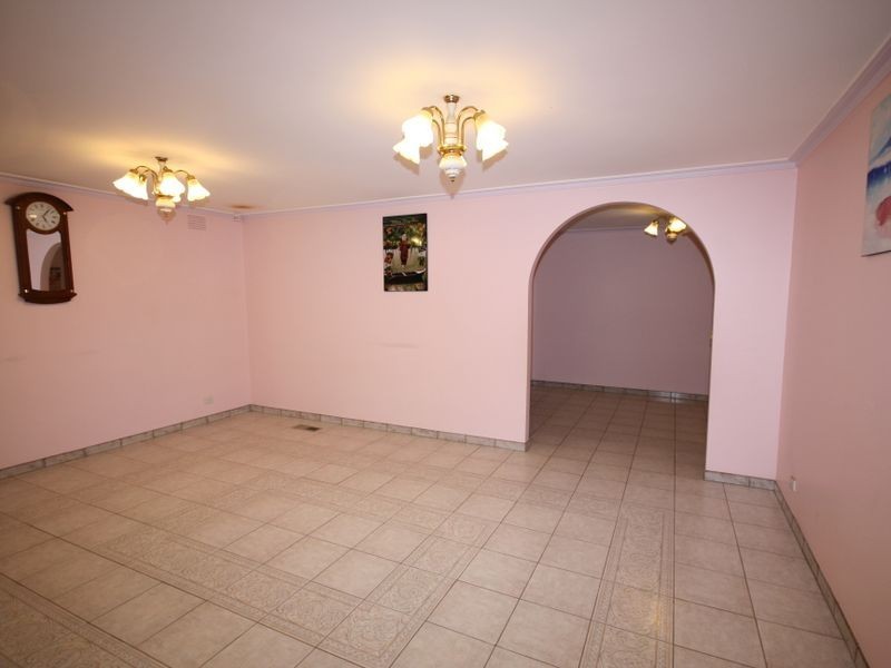 6 Beverley Place, Keysborough VIC 3173