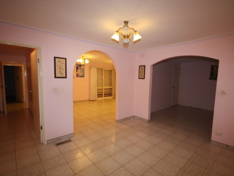 6 Beverley Place, Keysborough VIC 3173