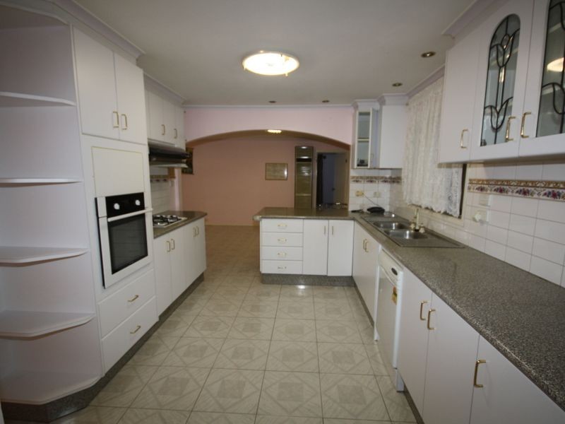 6 Beverley Place, Keysborough VIC 3173