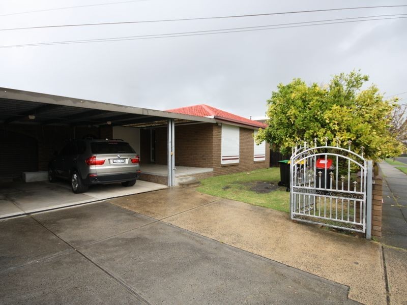 6 Beverley Place, Keysborough VIC 3173