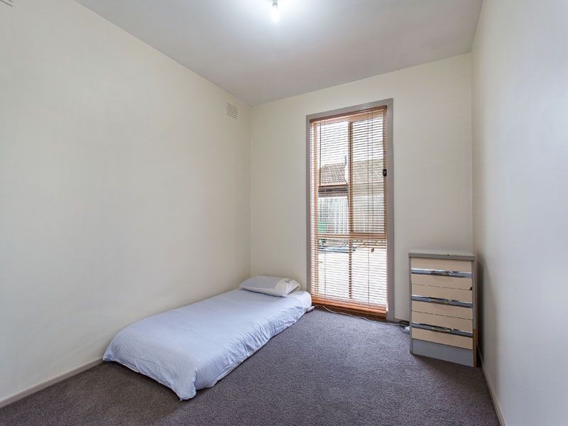 17 MANOOKA COURT, Keysborough VIC 3173