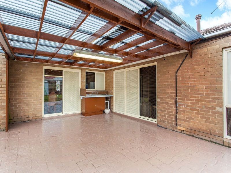 17 MANOOKA COURT, Keysborough VIC 3173