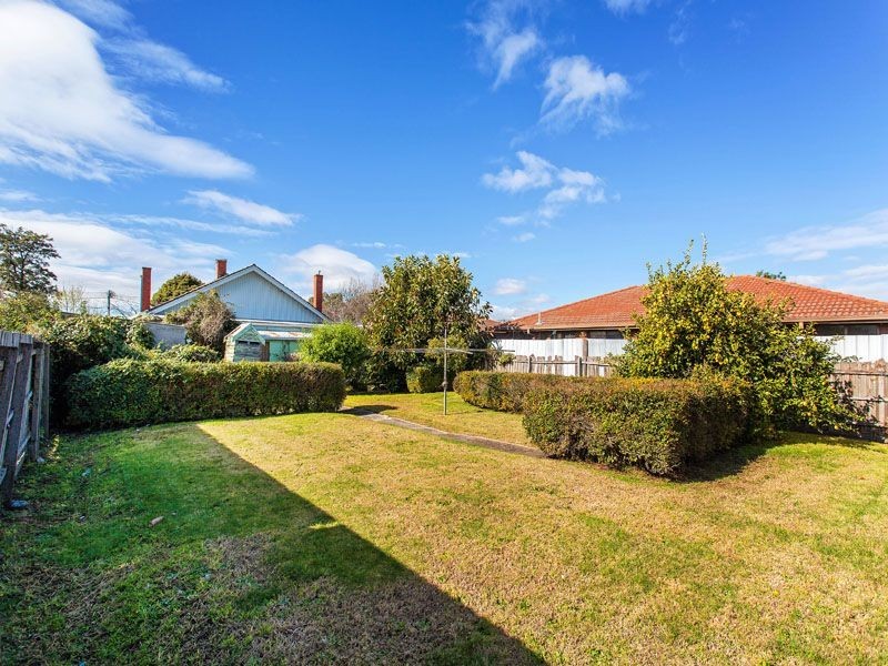 30 St Johns Avenue, Springvale VIC 3171