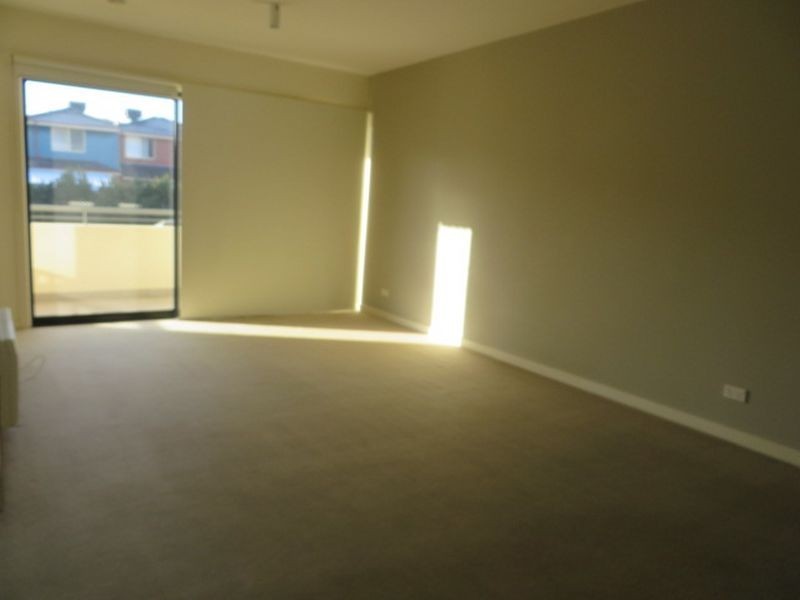 10/2 Monash Green Drive, Clayton VIC 3168