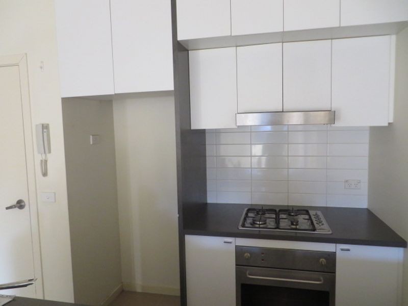 10/2 Monash Green Drive, Clayton VIC 3168