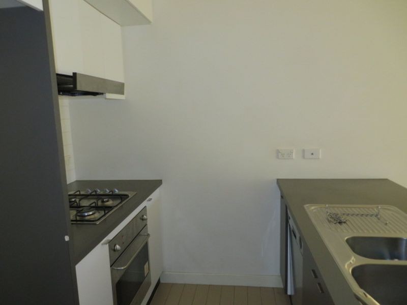 10/2 Monash Green Drive, Clayton VIC 3168