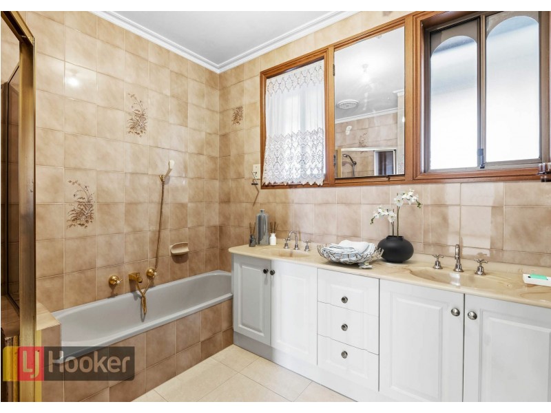 26 Balmoral Avenue, Springvale VIC 3171