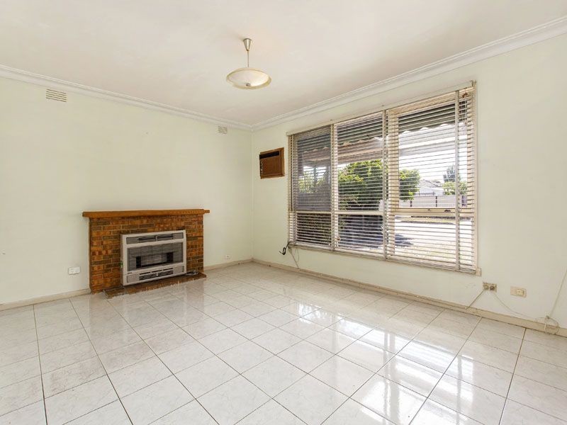 2 BERTHA ST, Springvale VIC 3171