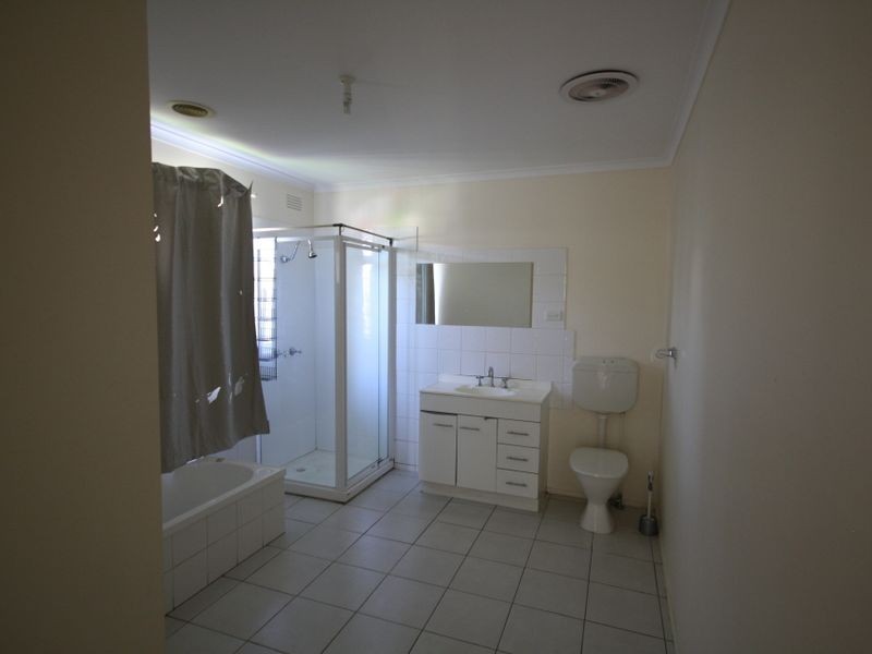 2 Bilbungra Drive, Keysborough VIC 3173