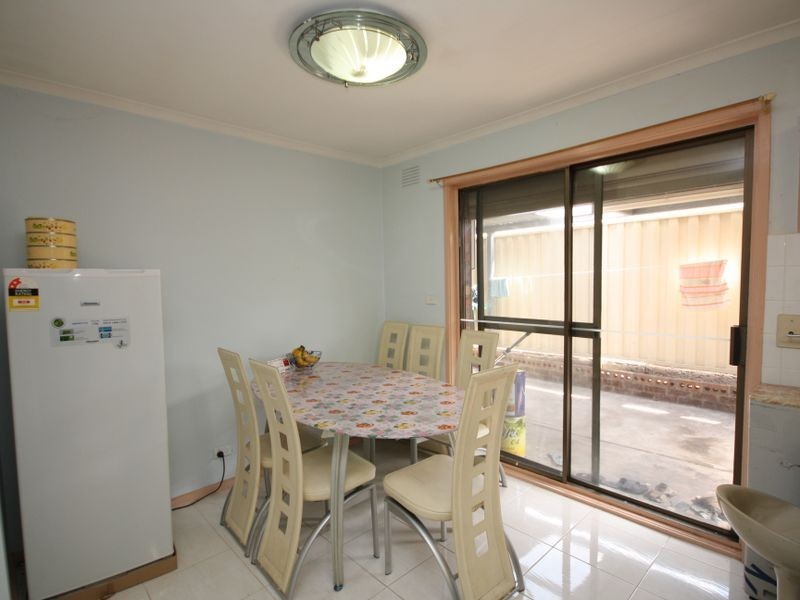 1/6 Olympics avenue, Springvale South VIC 3172