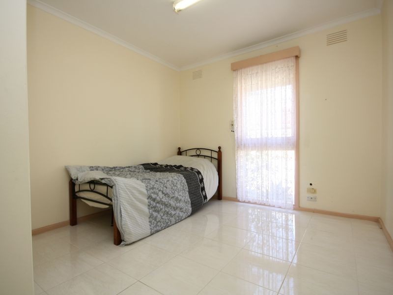 1/6 Olympics avenue, Springvale South VIC 3172