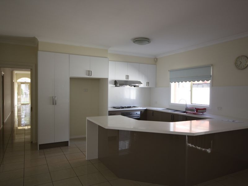 8 Cooper Street, Springvale South VIC 3172