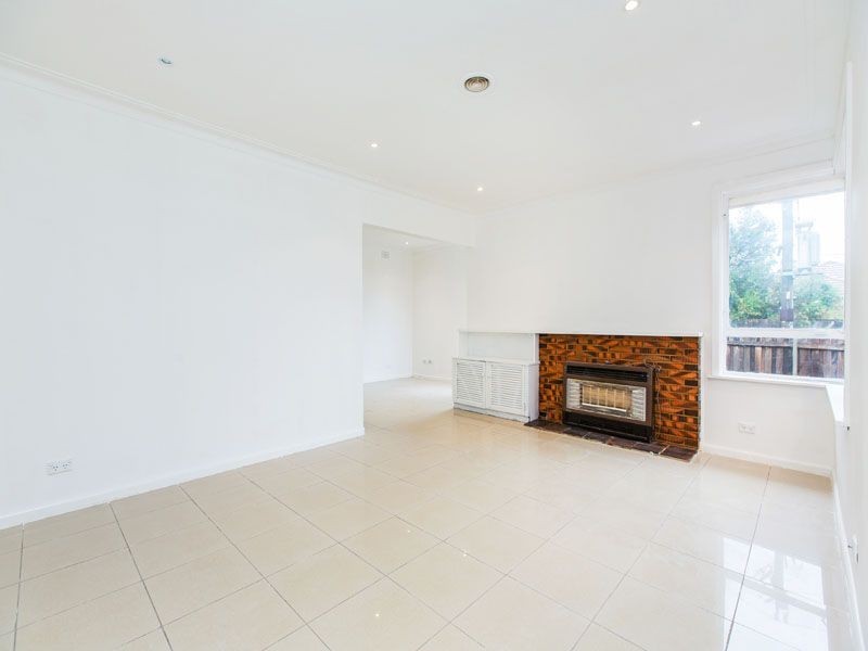 5 Maureen Crescent, Noble Park VIC 3174