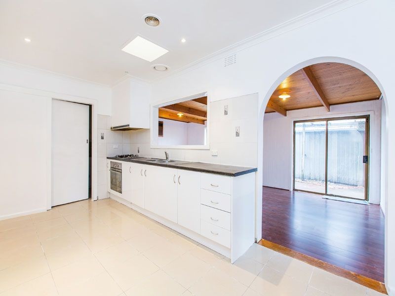5 Maureen Crescent, Noble Park VIC 3174