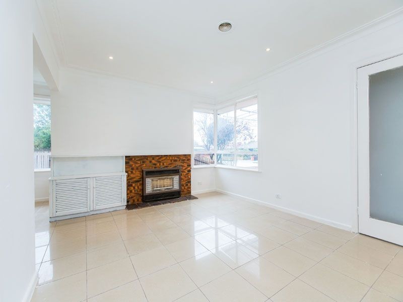 5 Maureen Crescent, Noble Park VIC 3174