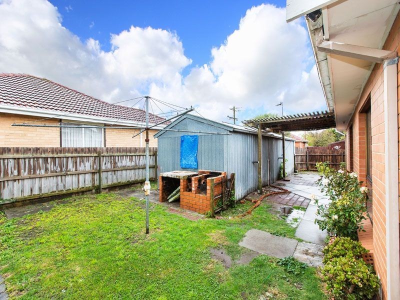 5 Maureen Crescent, Noble Park VIC 3174