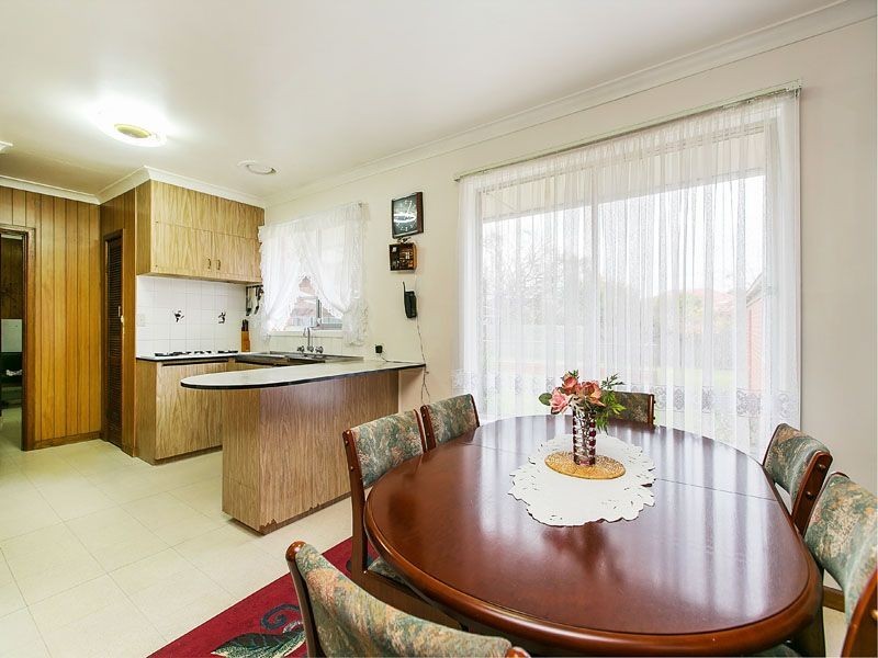 32 Heather Grove, Springvale VIC 3171