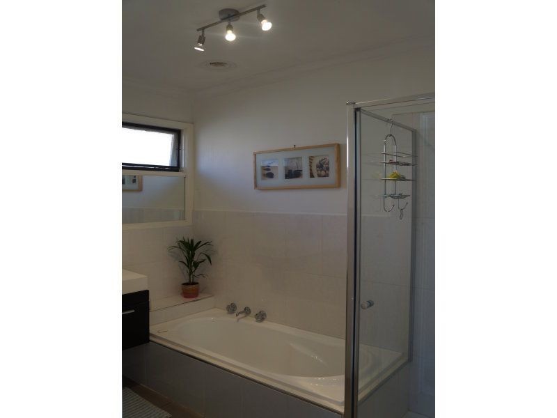 19 WOOMERA AVENUE, Keysborough VIC 3173