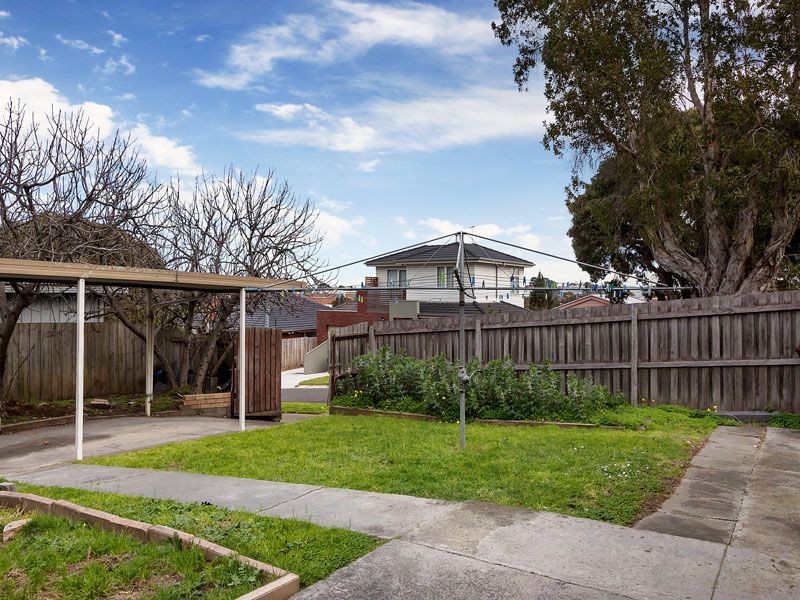 22 Coolavin Rd, Noble Park North VIC 3174