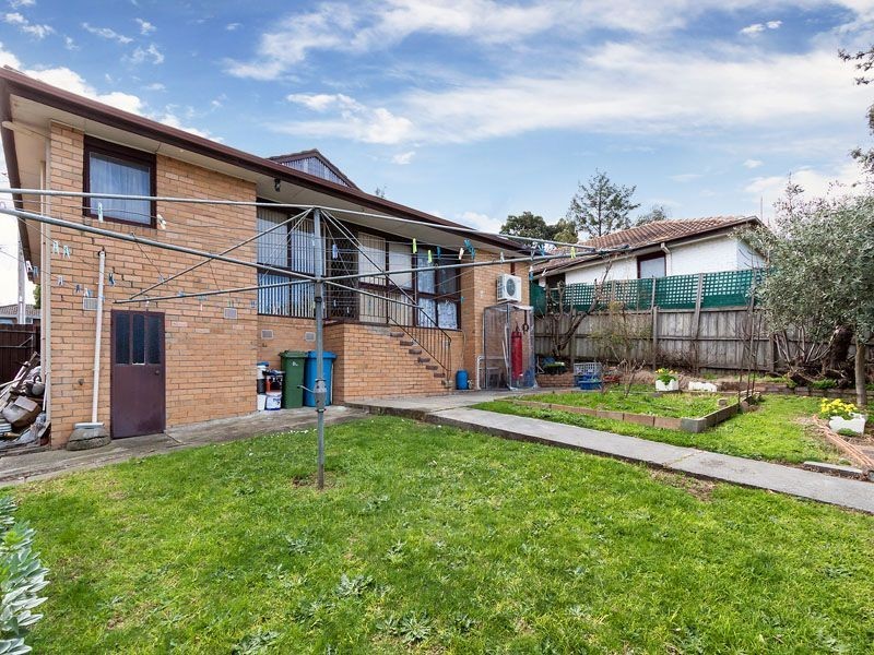 22 Coolavin Rd, Noble Park North VIC 3174