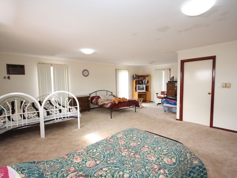 25 Clarke Rd, Springvale South VIC 3172
