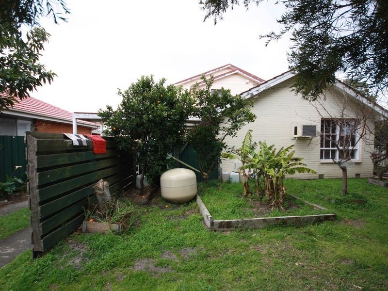 25 Clarke Rd, Springvale South VIC 3172
