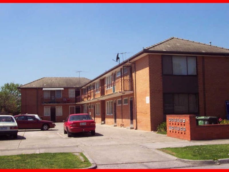 10/17 ROYAL AVENUE, Springvale VIC 3171