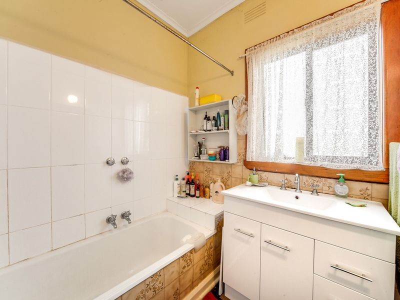 22 BURDEN STREET, Springvale VIC 3171