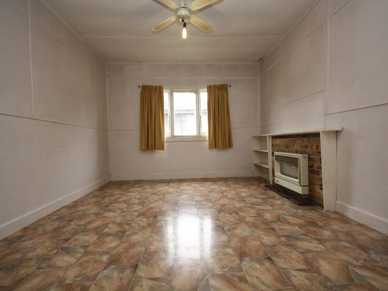 2 Webb Ave, Springvale VIC 3171