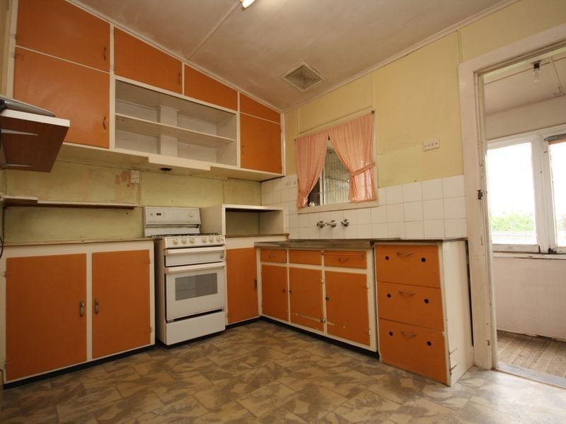 2 Webb Ave, Springvale VIC 3171