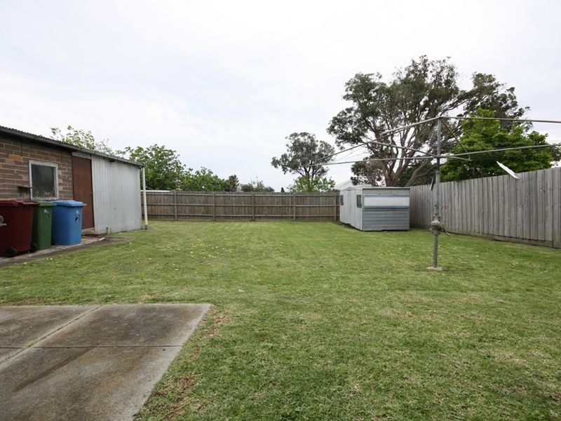 2 Webb Ave, Springvale VIC 3171
