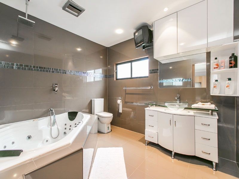 4 Wareham St, Springvale VIC 3171