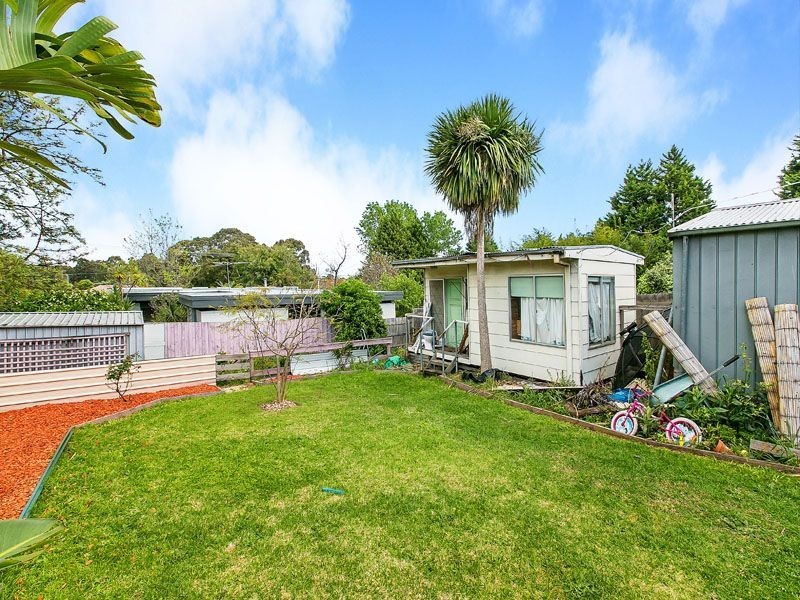 4 Wareham St, Springvale VIC 3171