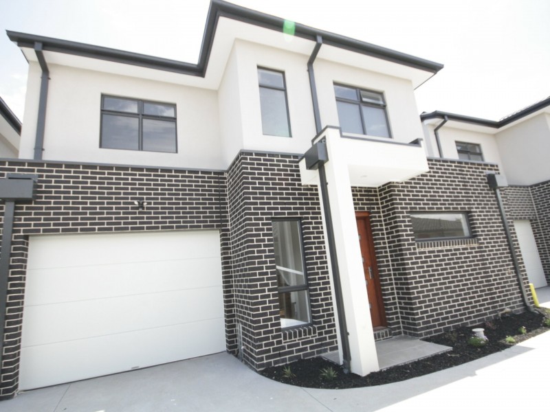 2/11 Oakes Avenue, Clayton South VIC 3169