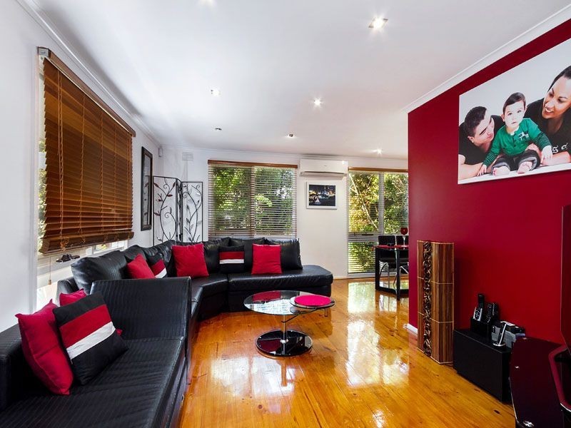 30 CHARLES GREEN AVENUE, Endeavour Hills VIC 3802