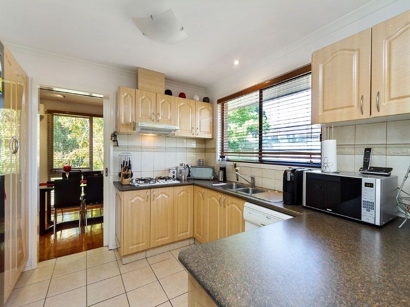 30 CHARLES GREEN AVENUE, Endeavour Hills VIC 3802