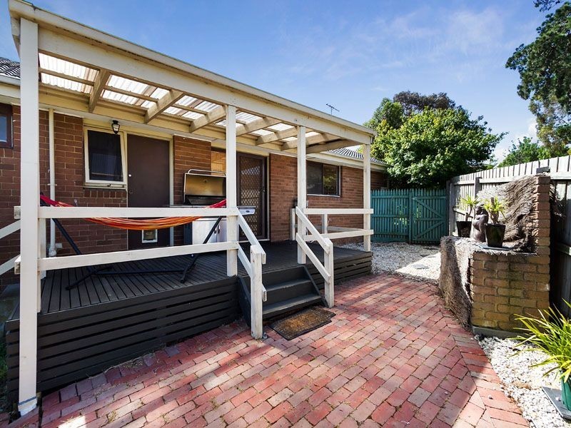 30 CHARLES GREEN AVENUE, Endeavour Hills VIC 3802