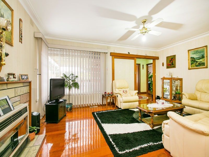 32 HEATHER GROVE, Springvale VIC 3171