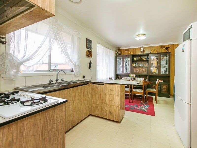 32 HEATHER GROVE, Springvale VIC 3171