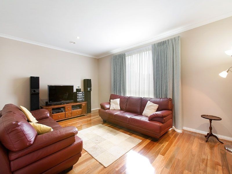 42 MEDINA ROAD, Glen Waverley VIC 3150