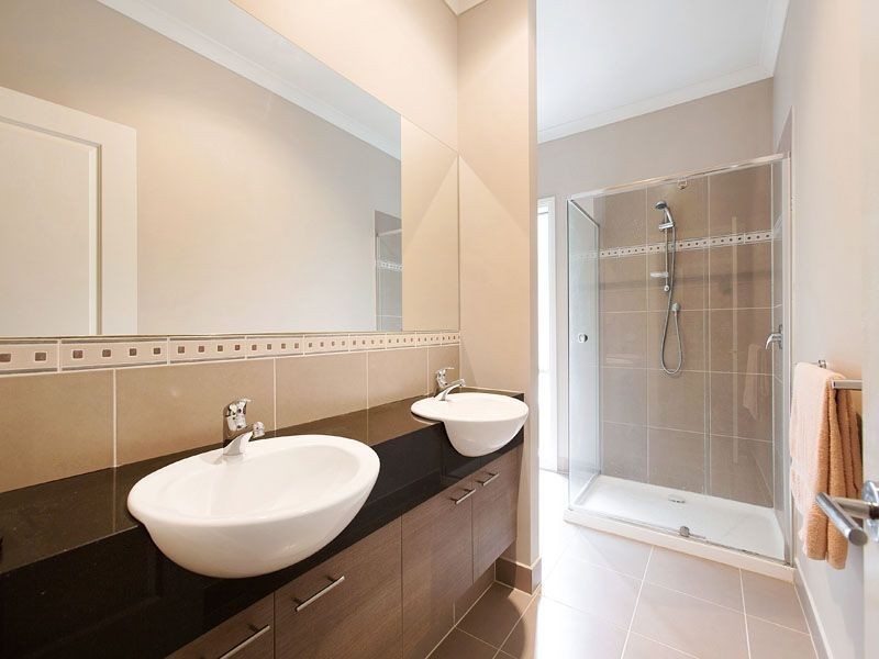 42 MEDINA ROAD, Glen Waverley VIC 3150