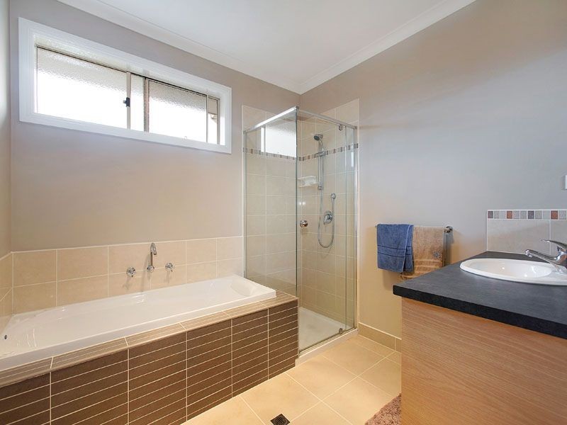 42 MEDINA ROAD, Glen Waverley VIC 3150