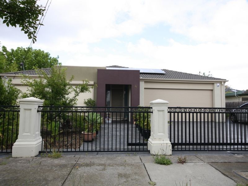 4 WOODWARD STREET, Springvale VIC 3171