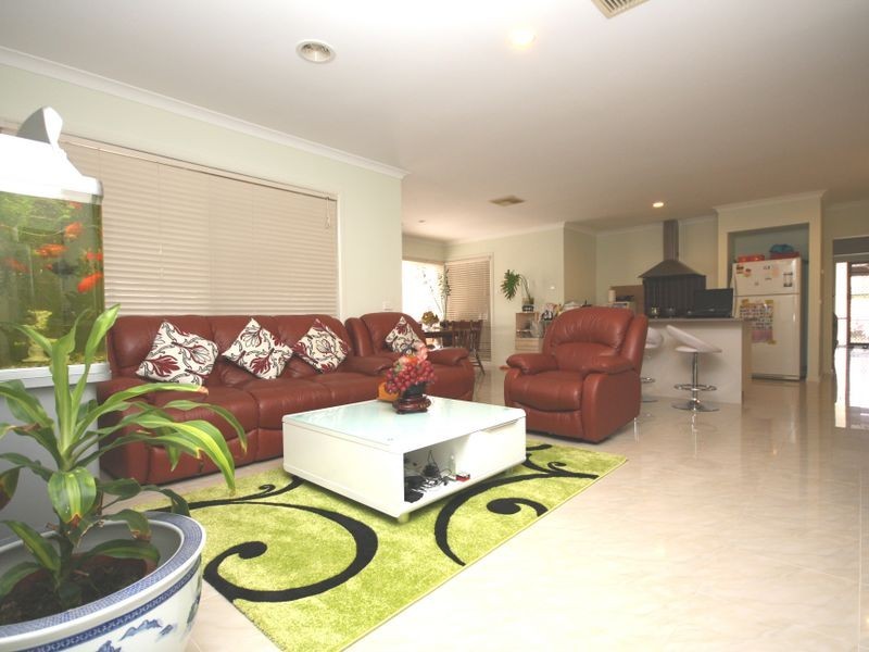 4 WOODWARD STREET, Springvale VIC 3171