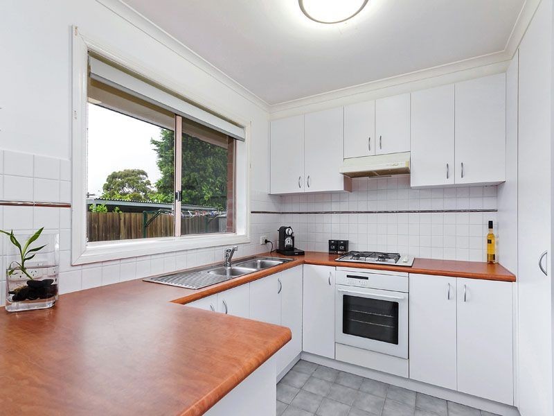 2/14 MARLENE CRT, Springvale VIC 3171