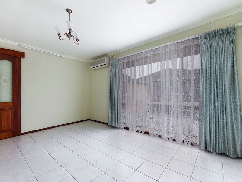 2/11 Nicole avenue, Springvale South VIC 3172