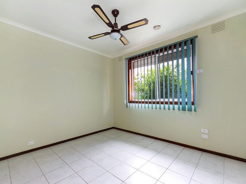 2/11 Nicole avenue, Springvale South VIC 3172