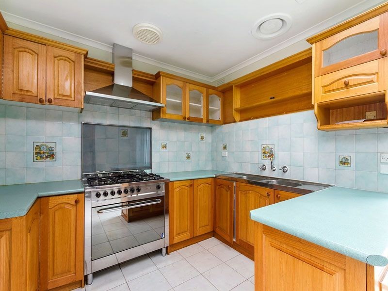 2/11 Nicole avenue, Springvale South VIC 3172